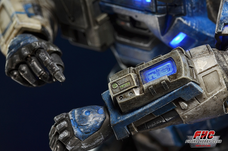 Illustration for article titled This Is The World's Most Fabulous Halo Action Figure